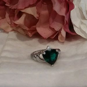 Genuine Emerald Irish Claddagh❤ Sterling Silver 💍
